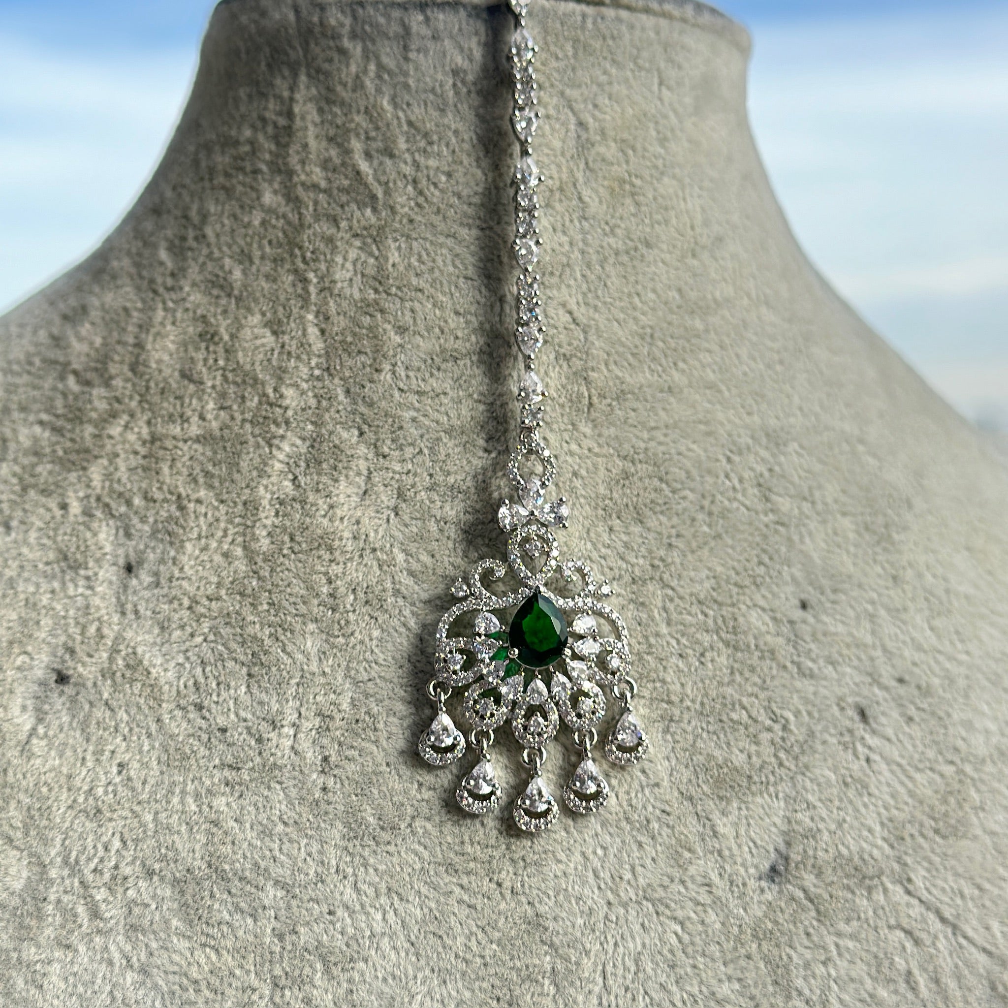 Emerald Diamondesque Teardrops Tikka