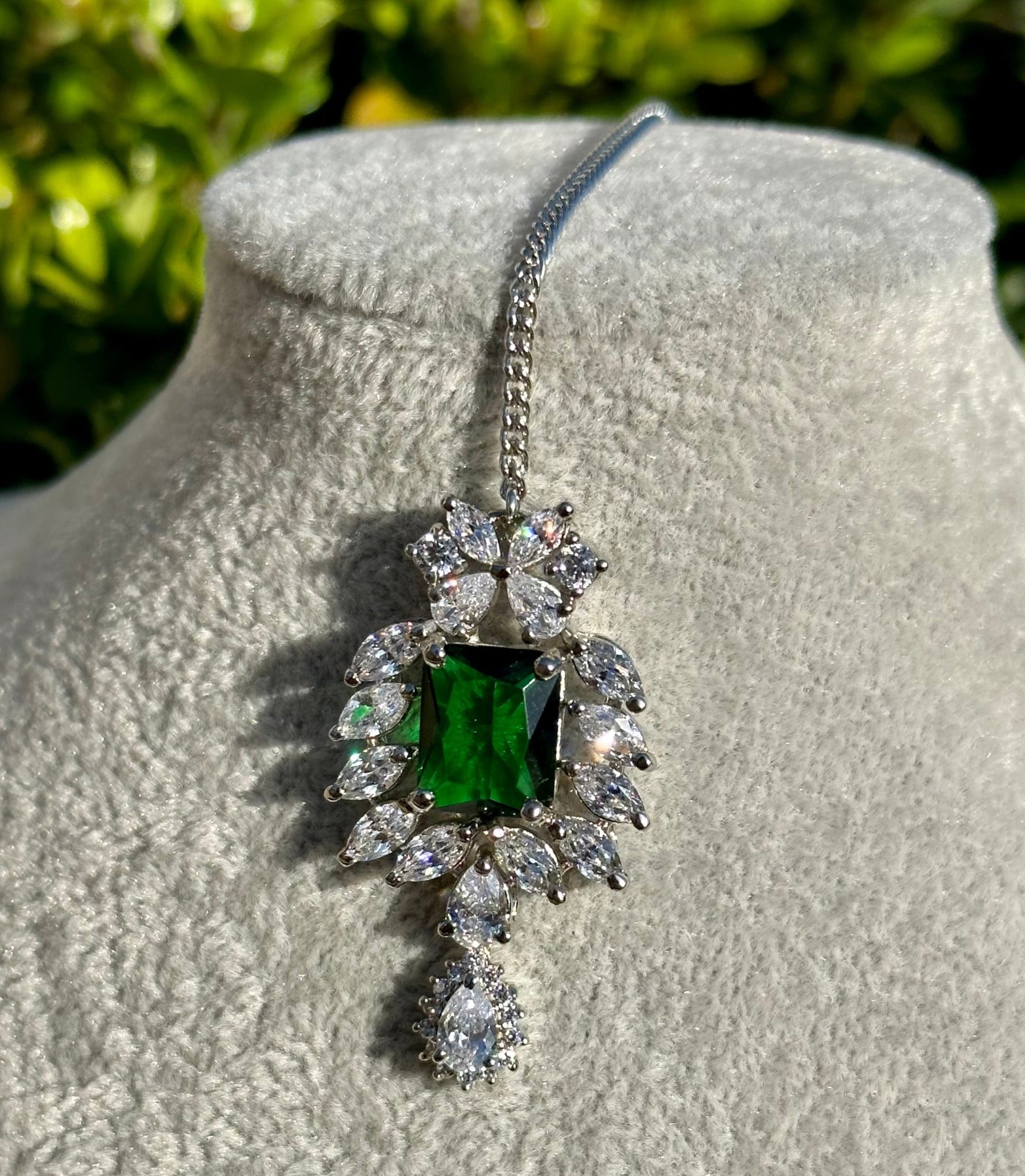 Emerald Diamondesque Teardrop Tikka