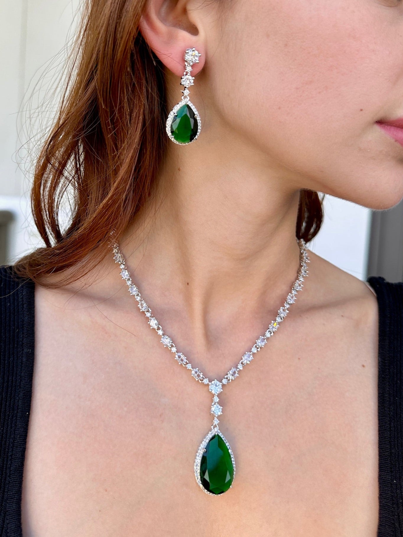 Emerald Teardrop Pendant Necklace & Earrings Set