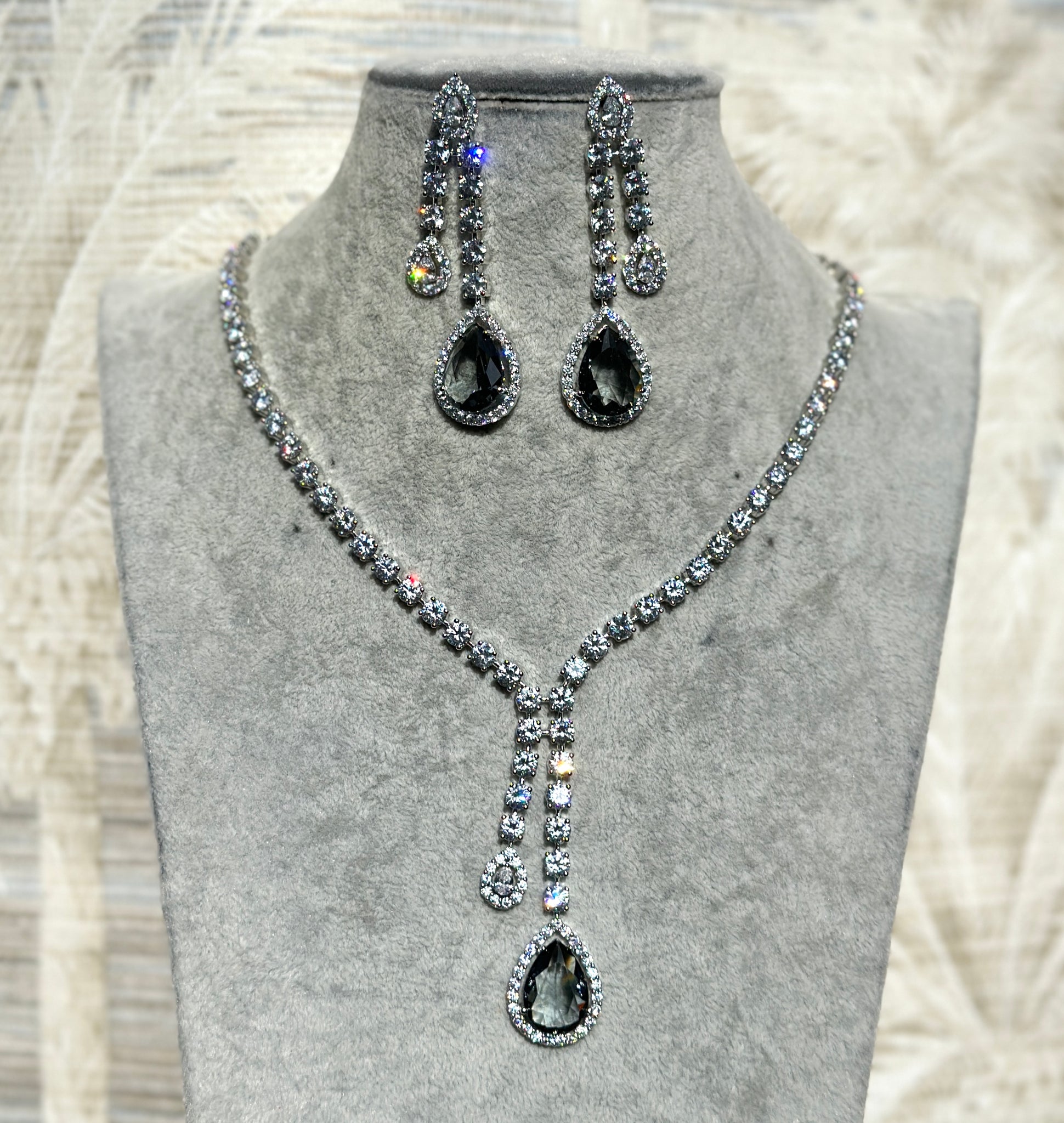 Gray Diamondesque Dangle Teardrop Necklace & Earrings Set