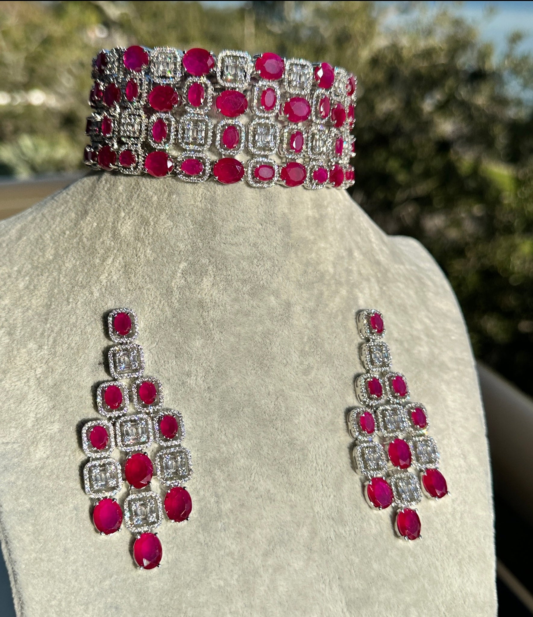 Ruby Ovals Geo Stacked Choker Necklace & Earrings Set