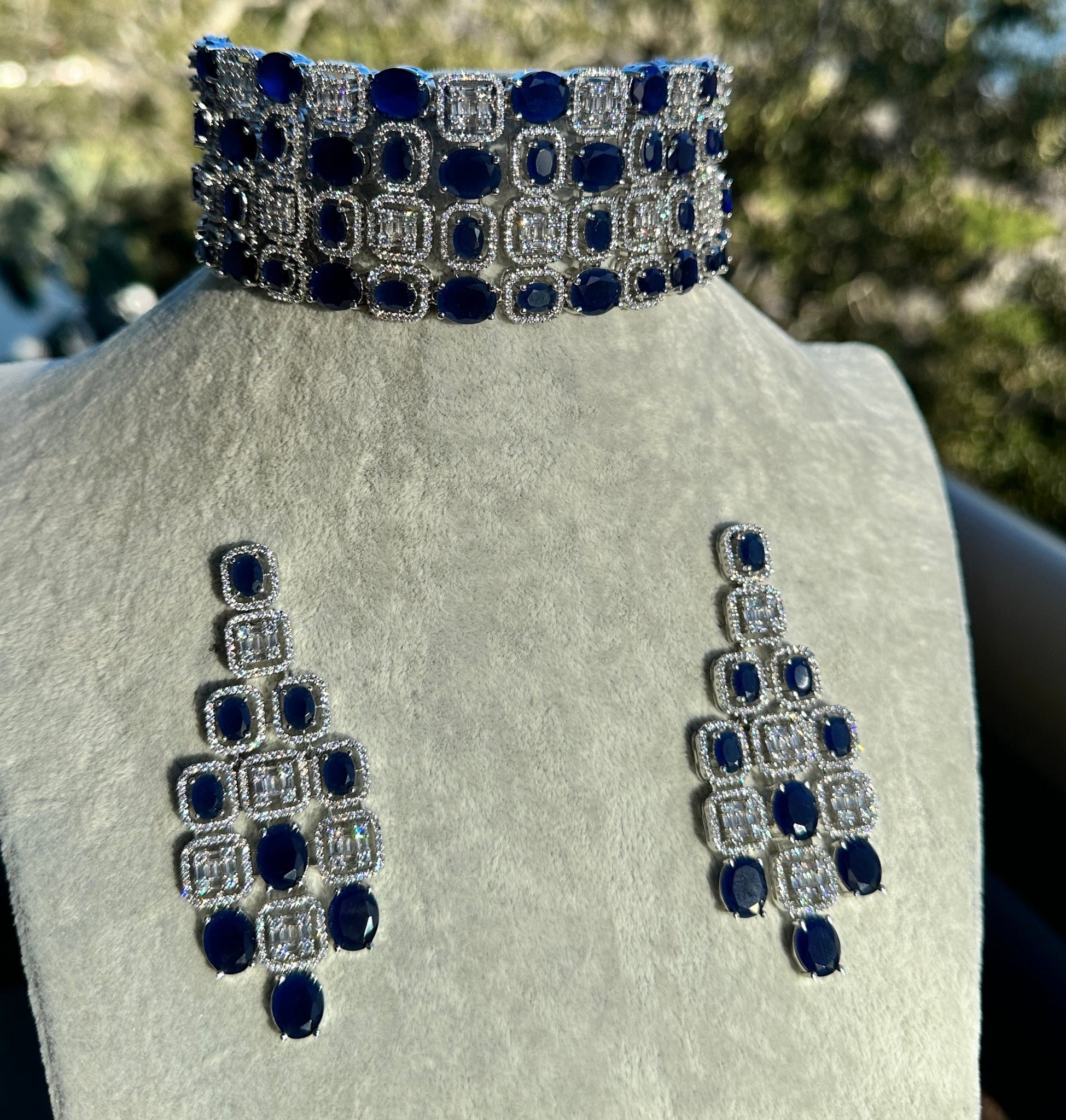 Sapphire Ovals Geo Stacked Choker Necklace & Earrings Set