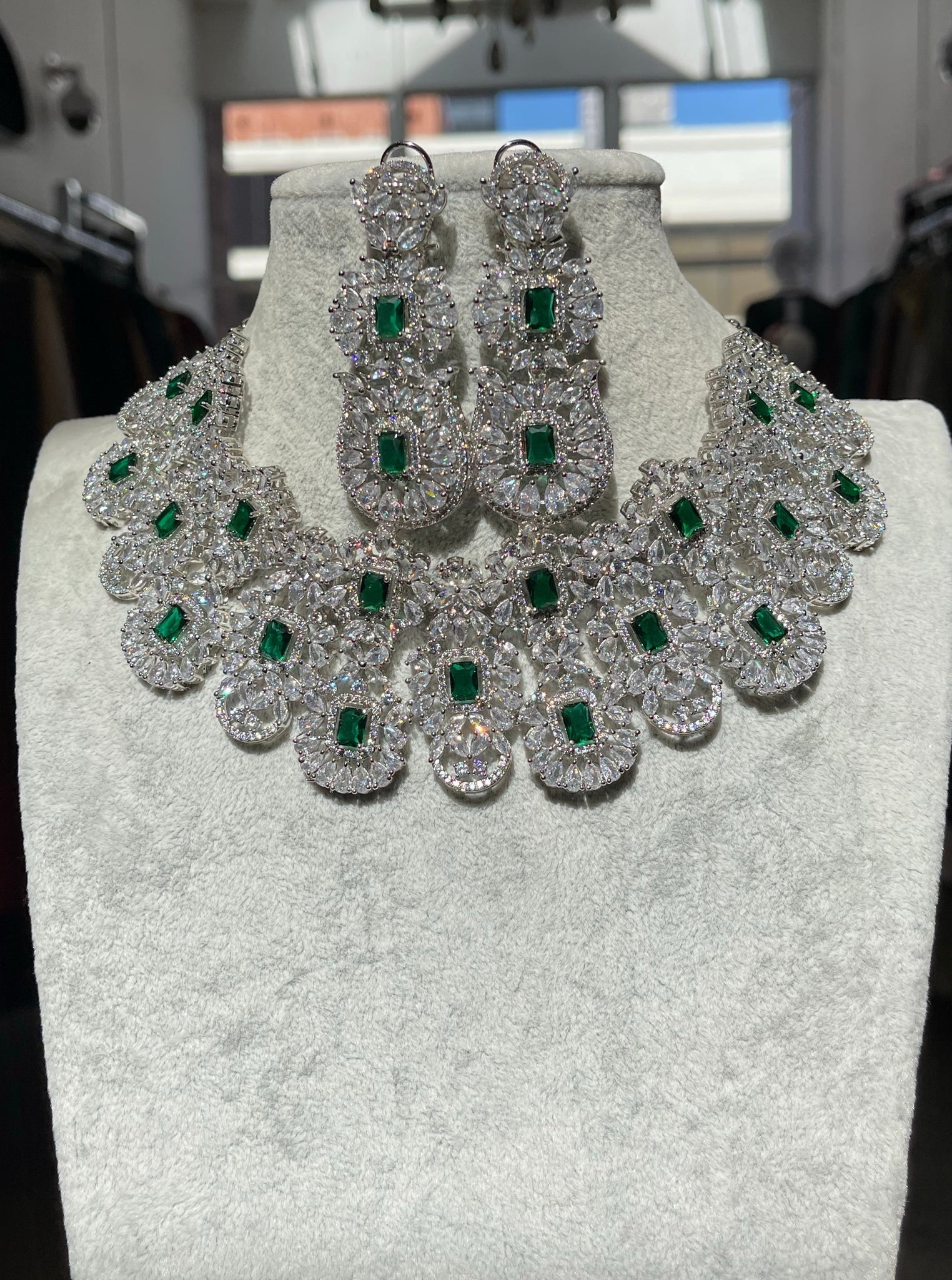 Emerald Princess Halo Collar Necklace & Earrings Set